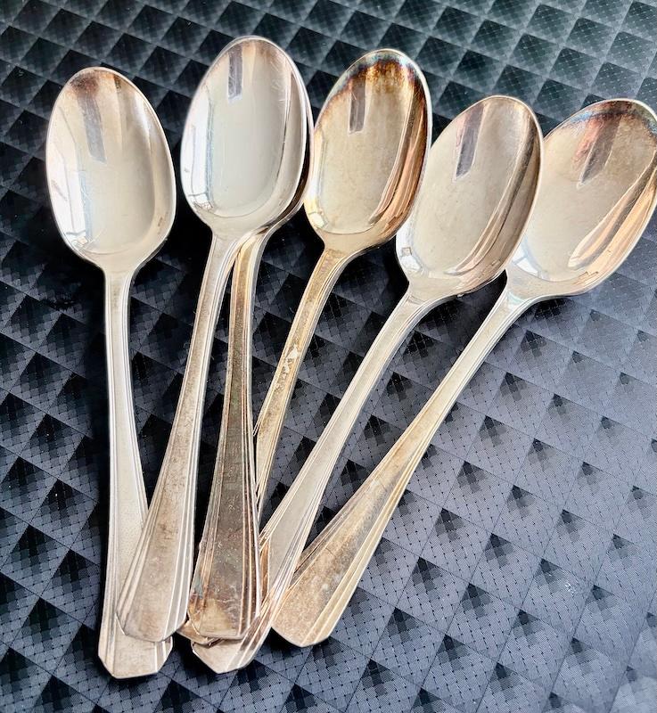 6 cuillères à café en métal argenté de Christofle, Enlèvement