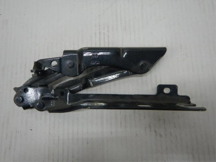 Motorkap Scharnier Volkswagen Golf (22740599), Auto-onderdelen, Carrosserie, Gebruikt, Ophalen of Verzenden