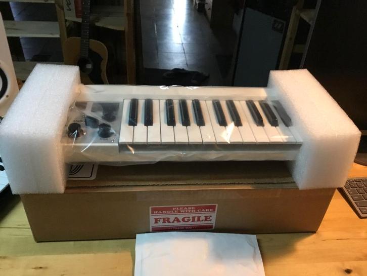 mellotron micro, Musique & Instruments, Claviers, Comme neuf, Autres nombres, Autres marques, Connexion MIDI, Enlèvement ou Envoi