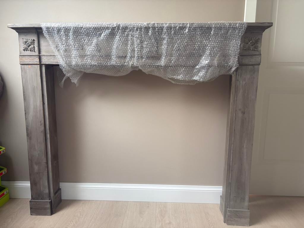 Nieuwe !! Decoratieve schouw in vergrijsde look, Ophalen, Nieuw, Hout, Overige typen