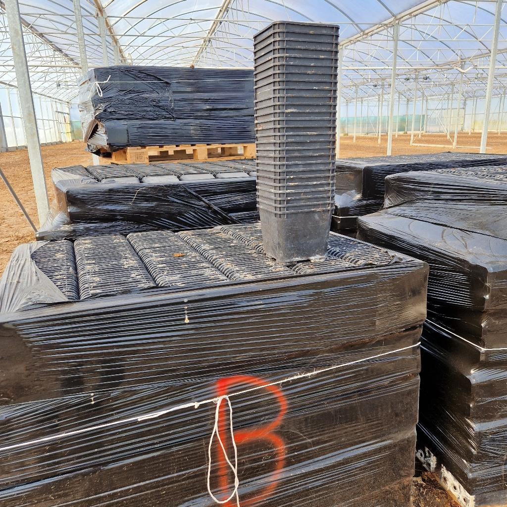 aardbeipotten Bato, Zakelijke goederen, Ophalen