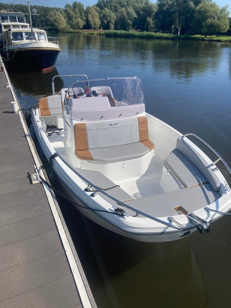 Beneteau flyer spacedeck console boot, Sports nautiques & Bateaux, Enlèvement ou Envoi, Comme neuf