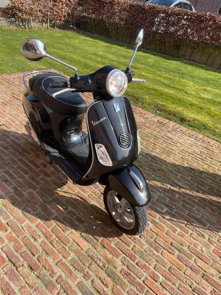 Vespa 125 cc bj 2010 met 10000km, Ophalen, Zo goed als nieuw