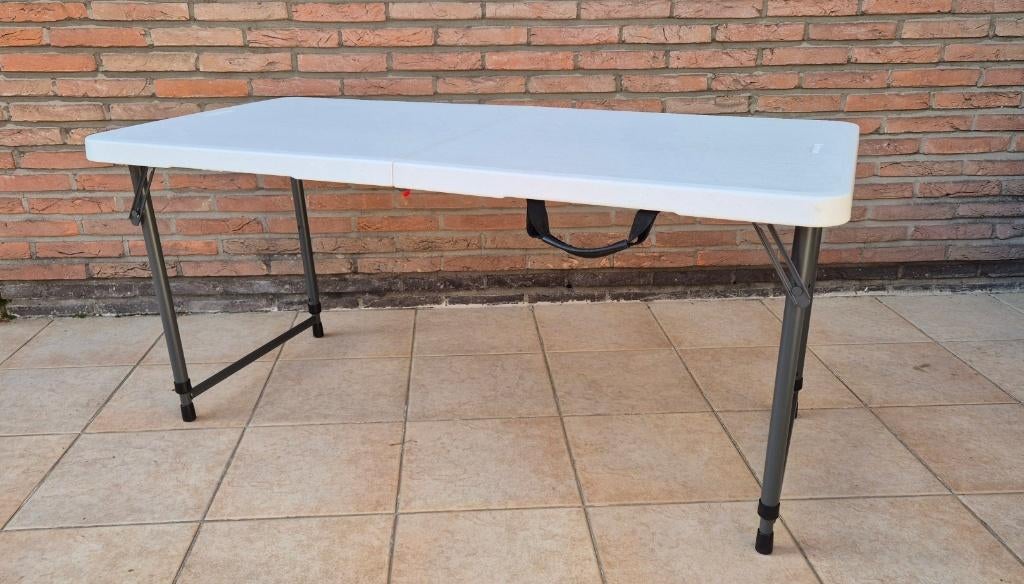 opvouwbare campingtafel LIFETIME model 4428, Caravanes & Camping, Meubles de camping, Enlèvement, Comme neuf, Table de camping