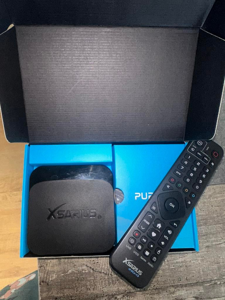 Boitier Xsarius pure 3, Enlèvement, Comme neuf