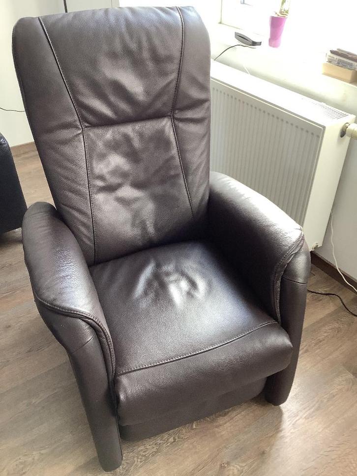 Bruine relax, elektrisch bedienbaar, Huis en Inrichting, Fauteuils, Zo goed als nieuw, Leer, 75 tot 100 cm, 75 tot 100 cm, Ophalen