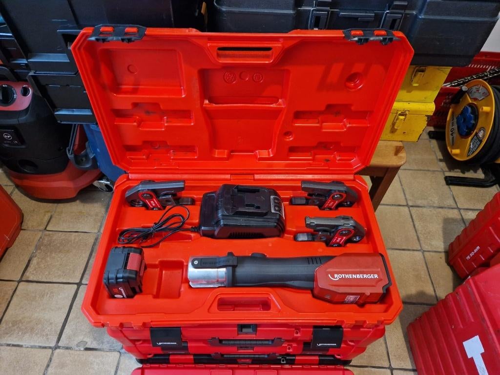 ROTHENBERGER ROMAX 3000 3X Mâchoire Batterie chargeur, Bricolage & Construction, Enlèvement, Comme neuf