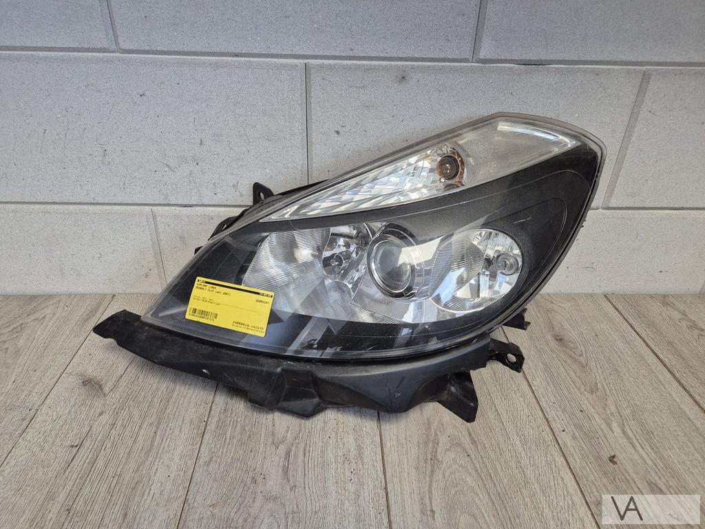 Renault Clio 3 2005 - 2009 koplamp links met lens 8200261610, Gebruikt, -, Renault, -