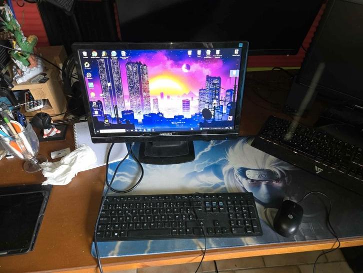 Ordinateur de bureau, Computers en Software, Desktop Pc's, Gebruikt, 2 tot 3 Ghz, HDD, SSD, 8 GB, Met monitor, Ophalen