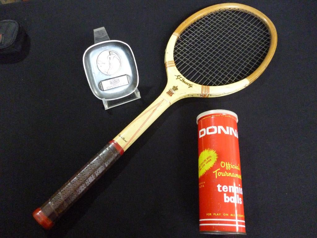 Raquette DONNAY "King's Cup", Enlèvement