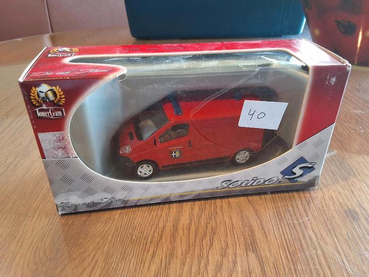 40) brandweerwagen, Hobby en Vrije tijd, Modelauto's | 1:43, Zo goed als nieuw, Bus of Vrachtwagen, Solido, Ophalen of Verzenden