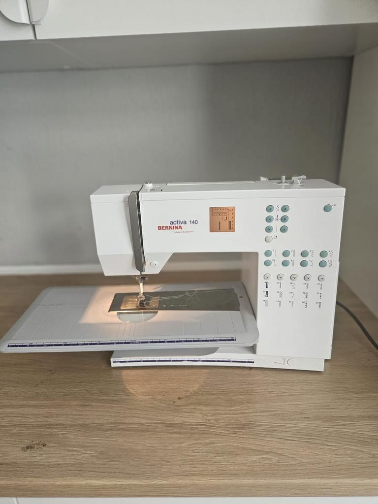 Bernina Activa 140 Naaimachine Nieuw Staat, Ophalen, Zo goed als nieuw, Naaimachine, Bernina