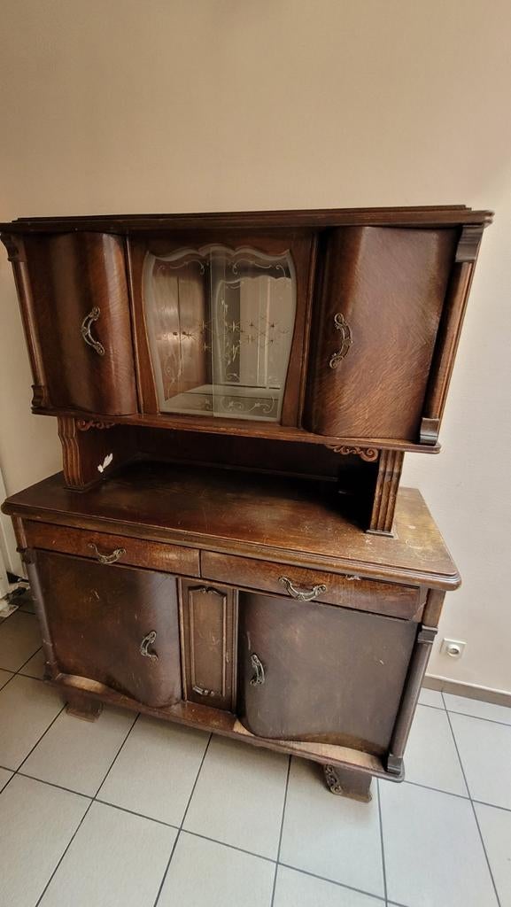 Vitrinekast, Ophalen