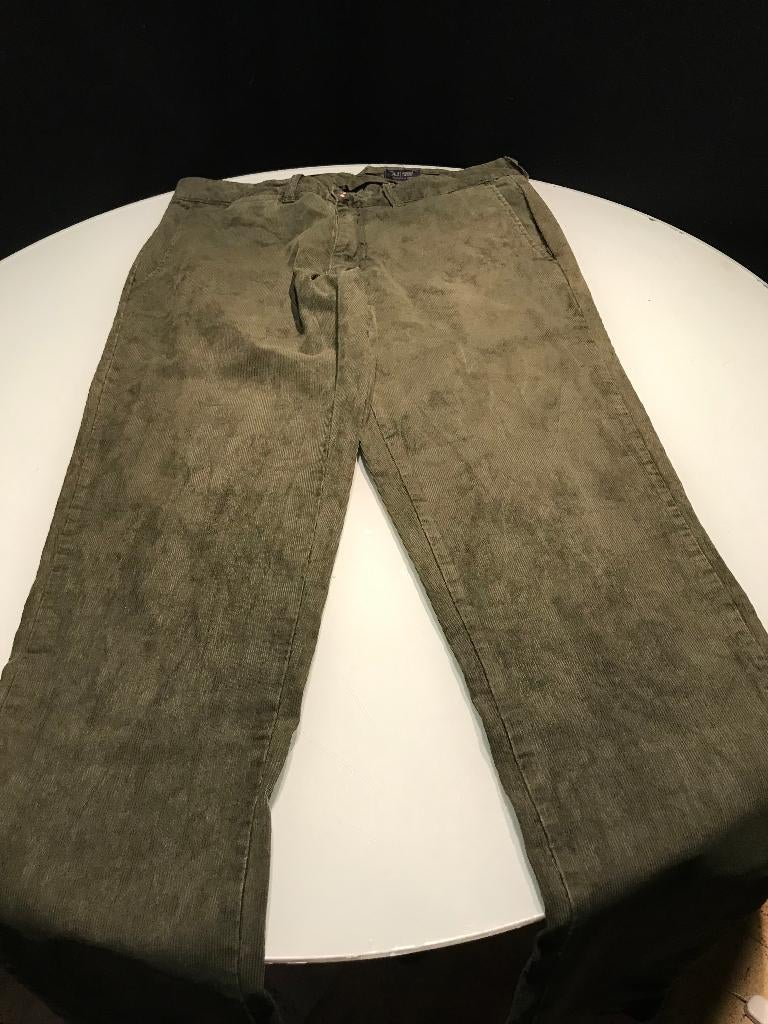 ARMANI Kaki Corduroy broek, Kleding | Heren, Broeken en Pantalons, Armani Jeans, Overige kleuren, Maat 48/50 (M), Ophalen of Verzenden