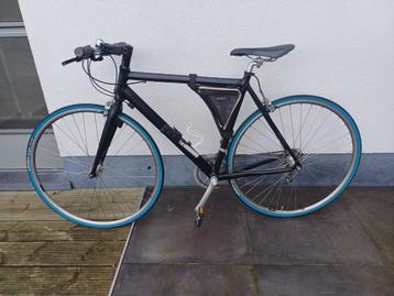 Racefiets met recht stuur beschikbaar voor biedingen