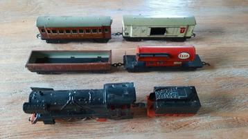 Très ancienne locomotive électrique et wagons en tôle, Hobby & Loisirs créatifs, Trains miniatures | HO, Enlèvement ou Envoi, Utilisé
