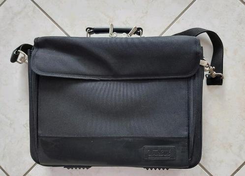 Zwarte laptoptas - veel vakken en comfortabel, Computers en Software, Laptoptassen, Zo goed als nieuw, Ophalen of Verzenden