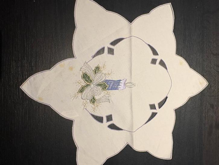 Hand gestikt linnen, Antiek en Kunst, Antiek | Tapijten, Tafelkleden en Textiel, Ophalen