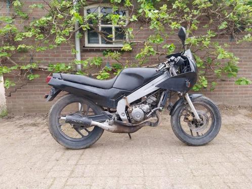Yamaha TZR 125cc oldtimer motorfiets schuurvondst onderdele, Motoren, Motoren | Oldtimers, Ophalen