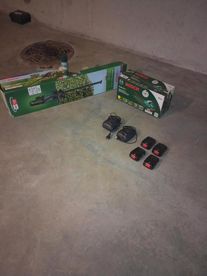 Heggenschaar+bladblazer BOSCH, Jardin & Terrasse, Taille-haies, Enlèvement