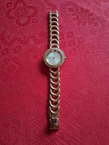 très belle montre pour femme état impeccable beschikbaar voor biedingen