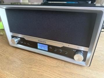 Philips platenspeler met CD en radio en BT beschikbaar voor biedingen