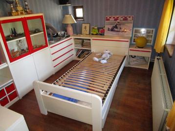 Chambre enfant complète... disponible aux enchères