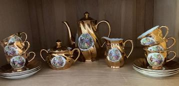 Antiek Mokka servies beschikbaar voor biedingen