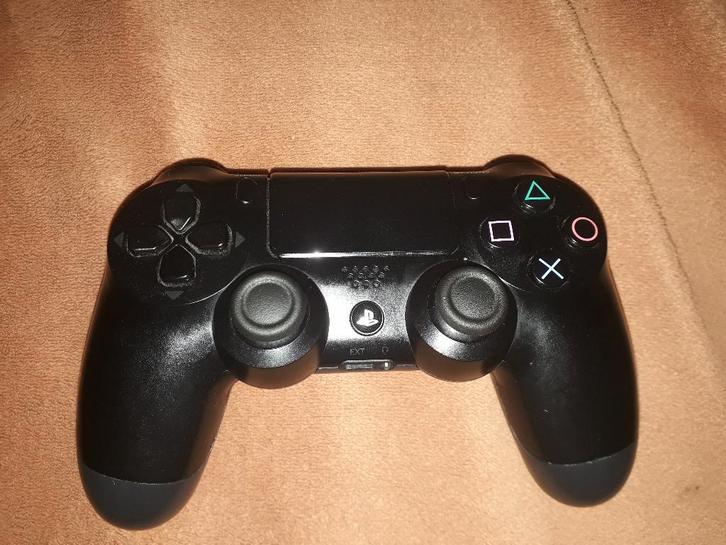 Dualshock 4 PS4/PC controller met hall effect sticks, Games en Spelcomputers, Spelcomputers | Sony Consoles | Accessoires, Refurbished