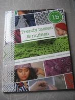 Haken en breien Trendy tassen & mutsen, Livres, Loisirs & Temps libre, Comme neuf, Diverse auteurs, Envoi, Tricot et Crochet