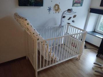 Lit bébé , matelas, table à langer, Enlèvement, Comme neuf, Garçon ou Fille
