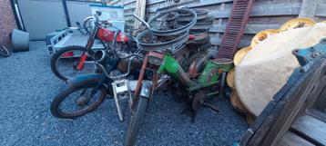 Lotje oldtimer brommers en motos onderdelen , opruiming! beschikbaar voor biedingen