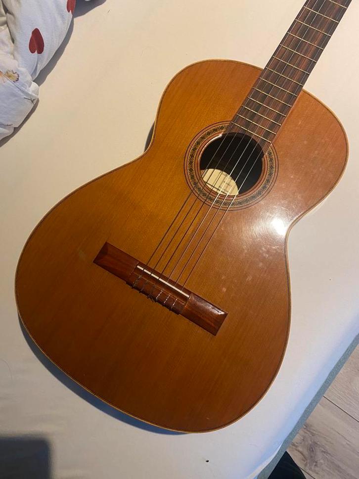 Klassieke of Spaanse gitaar (nylon snaren), Muziek en Instrumenten, Snaarinstrumenten | Gitaren | Akoestisch, Zo goed als nieuw