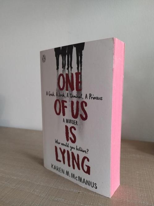 One of Us Is Lying - Karen M. McManus, Boeken, Thrillers, Zo goed als nieuw, Ophalen of Verzenden