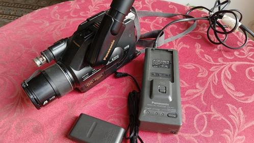 vintage analoge VHS-C-camera uit 1980, Audio, Tv en Foto, Videocamera's Analoog, Camera, VHS-C of SVHS-C, Ophalen of Verzenden
