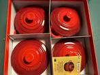 Titre : Le Creuset mini cocottes en céramique– Cerise (neuf), Enlèvement ou Envoi, Comme neuf
