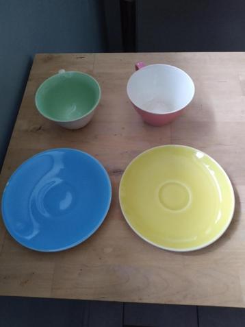 2 kopjes en schoteltjes BOCH - pastel beschikbaar voor biedingen
