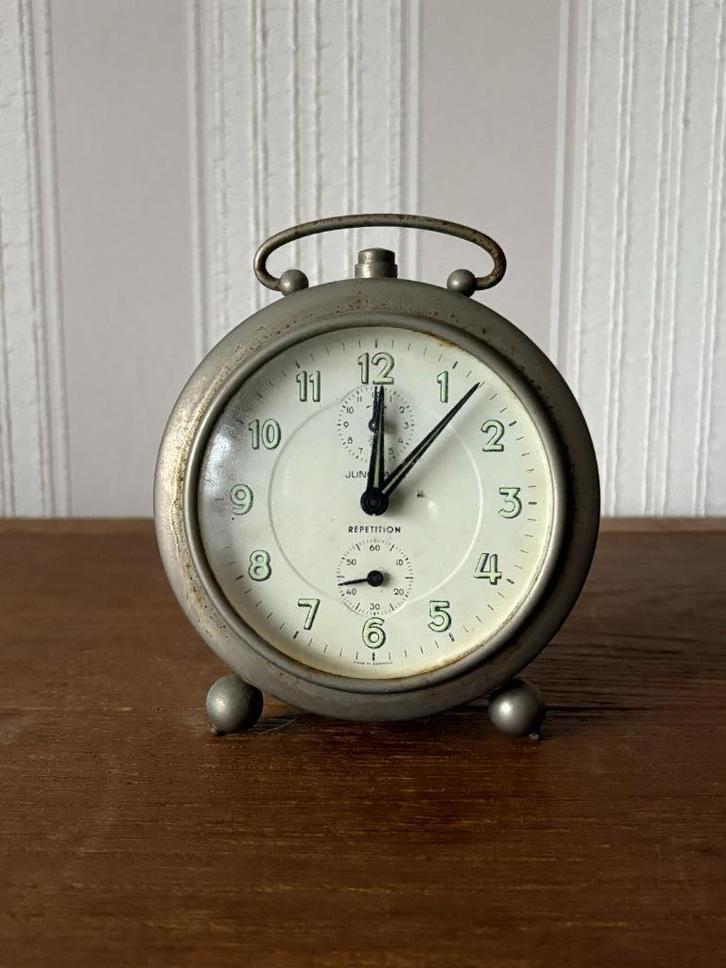 Vintage metalen wekker Junghans – mechanisch met repetitie, Antiek en Kunst, Antiek | Klokken, Ophalen