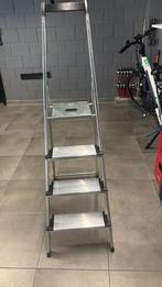 Lichtgewicht ladder, Ophalen, Zo goed als nieuw, Ladder
