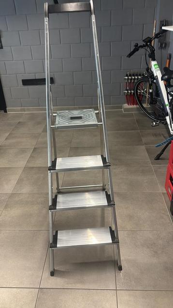 Lichtgewicht ladder beschikbaar voor biedingen