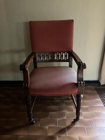 Antieke grote stoel