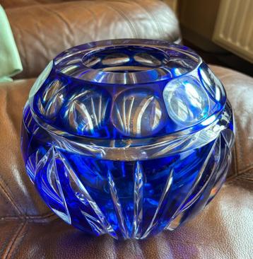 Val Saint Lambert Blauw beschikbaar voor biedingen