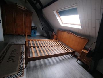 Chambre complète en bois  beschikbaar voor biedingen