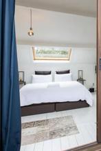 Boxspring, twee onderstukken + matras, Huis en Inrichting, Ophalen, Zo goed als nieuw
