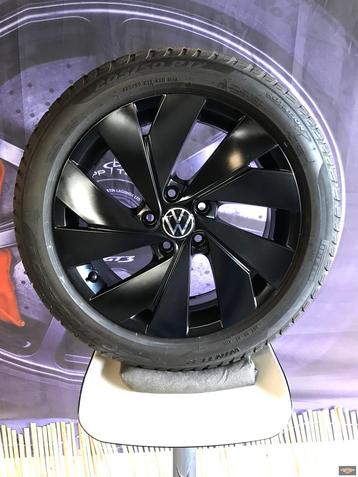 17 inch 5x112 Origineel VW Golf 8 Velgen + Pirelli Winter So disponible aux enchères