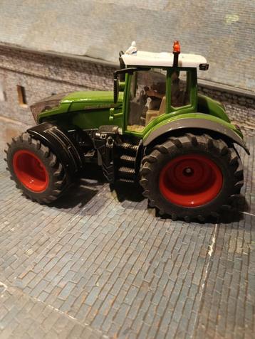 Fendt 1050 Vario Siku tractor met chauffeur beschikbaar voor biedingen