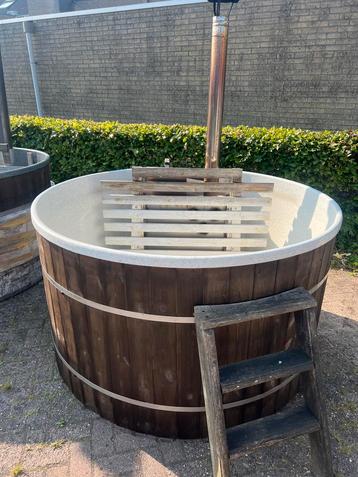 Hottub | interne kachel | 170cm | zandfilter | gebruikt | beschikbaar voor biedingen