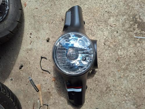 Koplamp met kapje neco gts btc boatian 50cc scooter, Fietsen en Brommers, Brommeronderdelen | Algemeen, Zo goed als nieuw, Carburateur