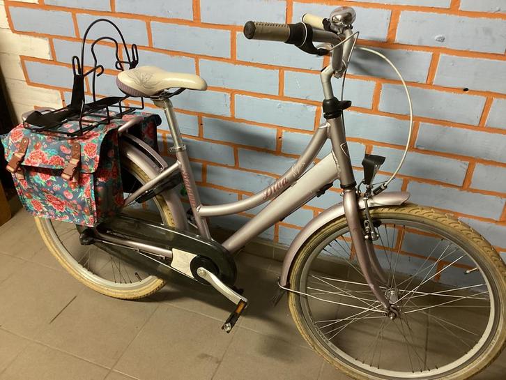 Zeer mooie meisjesfiets batavus diva 24 inch bijna nieuw, Fietsen en Brommers, Fietsen | Dames | Damesfietsen, Zo goed als nieuw
