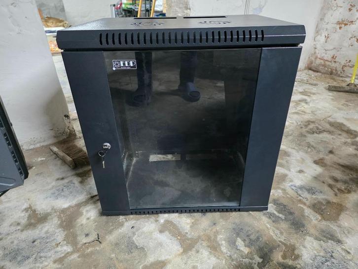 19" rack voor muurbevestiging - 12U - 45cm diep, Computers en Software, Serverkasten, Gebruikt, Glas, Plaatstaal, Ophalen
